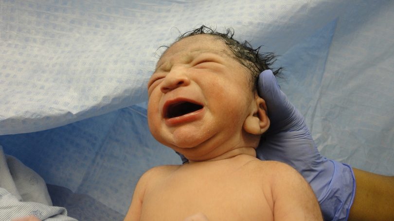 Уникален медицински случай: Жена роди здраво бебе след 30 химиотерапии