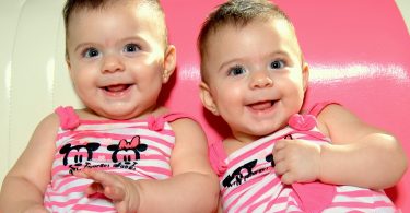 Казахстанка роди близнаци с разлика от 2 месеца и 16 дни